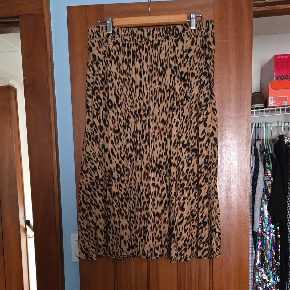 Chic Leopard Print A-Line Skirt